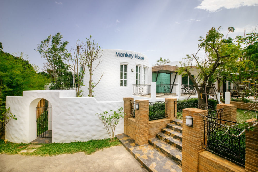 Monkey House Hotel Chiang Mai Bagian luar foto
