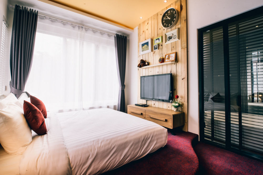 Monkey House Hotel Chiang Mai Bagian luar foto