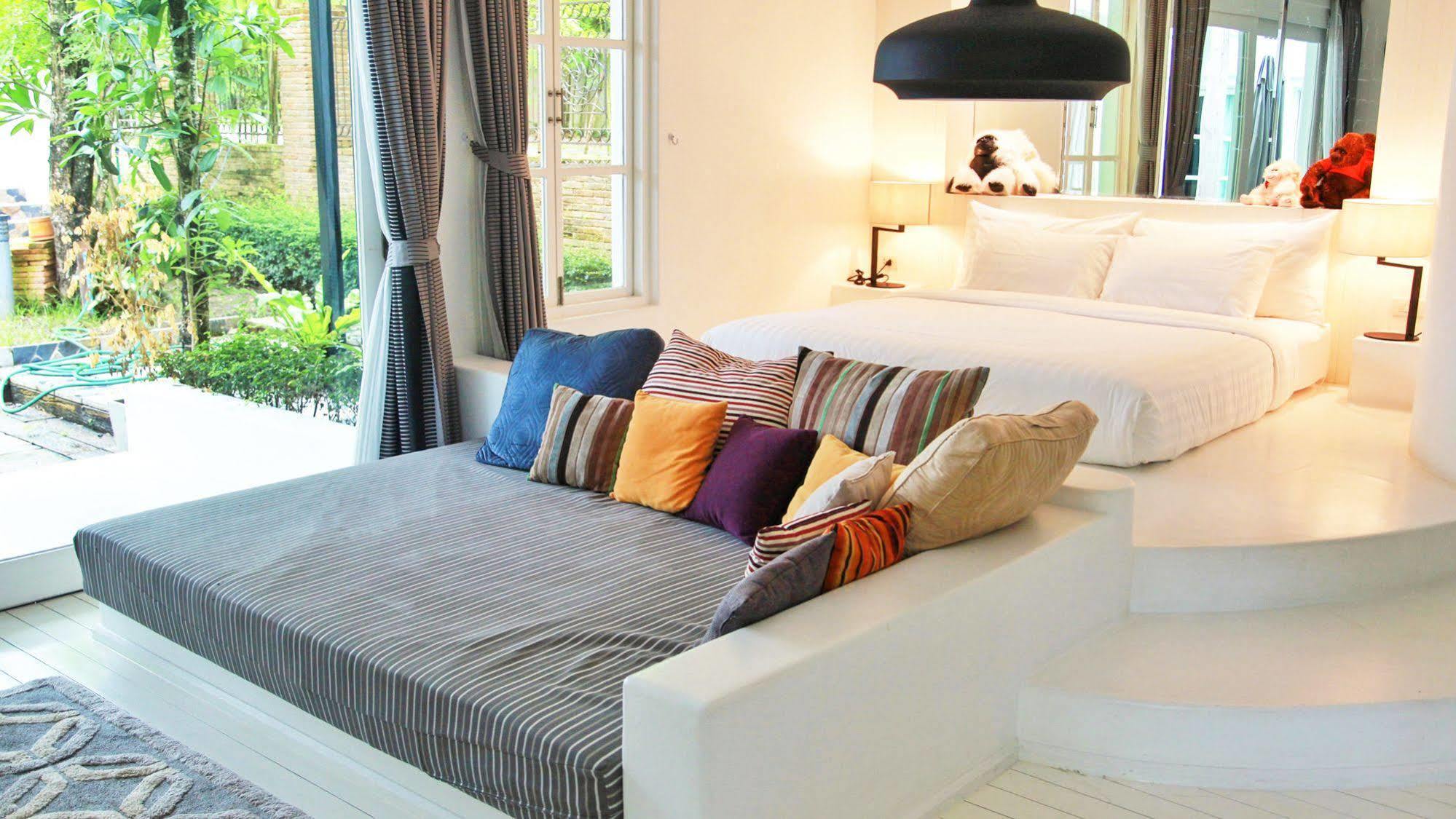 Monkey House Hotel Chiang Mai Bagian luar foto